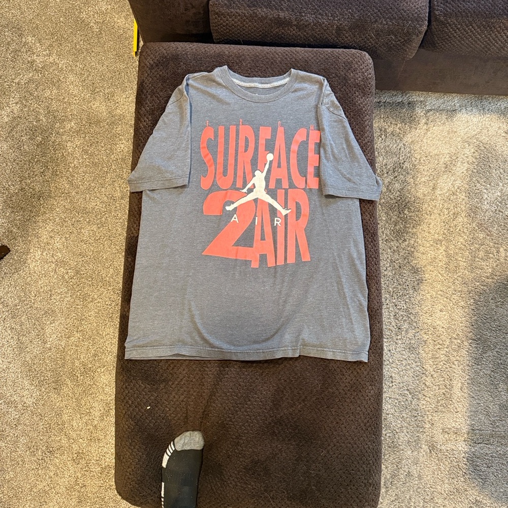 Adult Gray Surface 2 Air Graphic T-Shirt, Air Jordan, size XL, short sleeve
